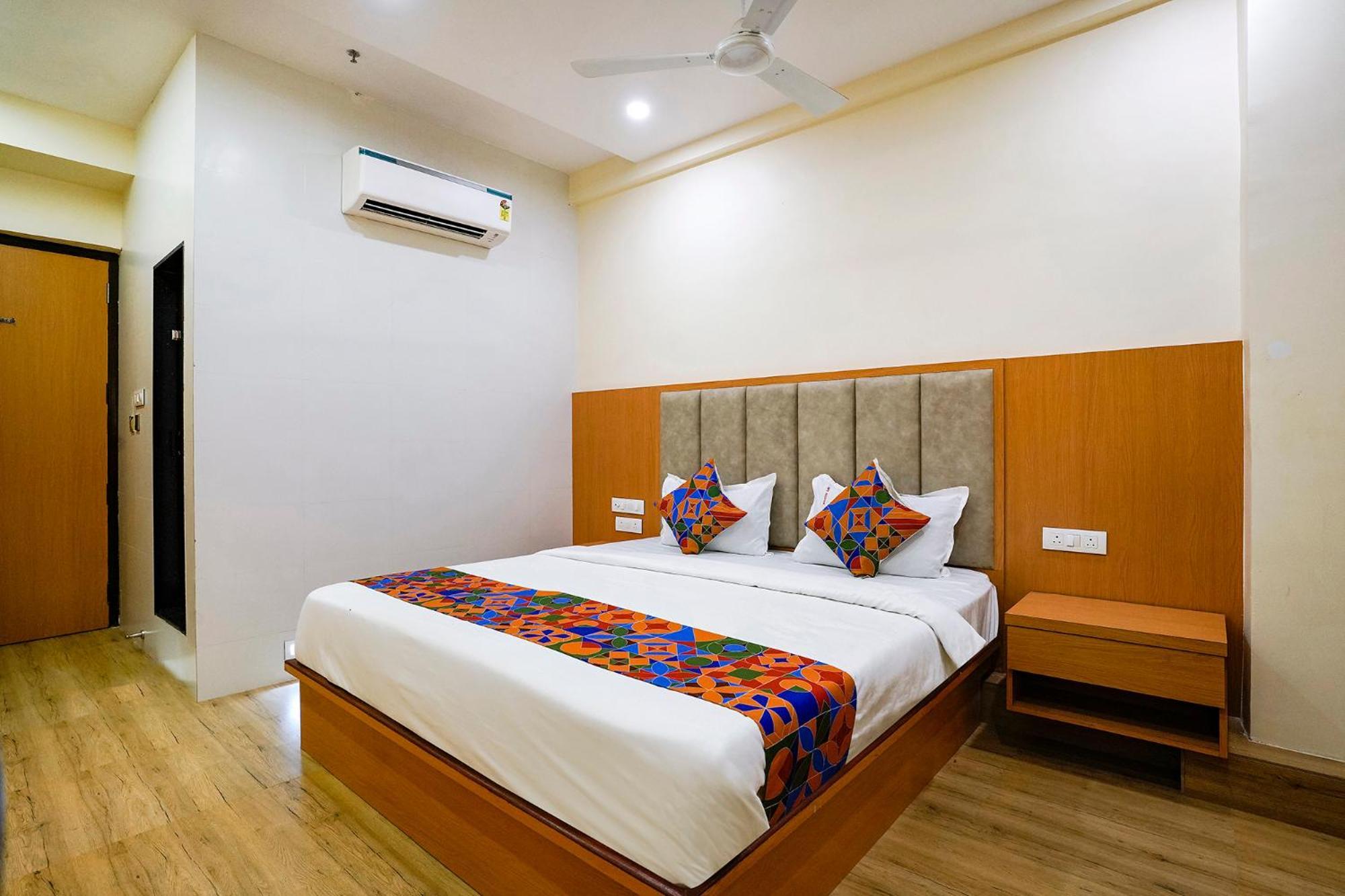 Fabhotel 7 Square - Nr Bkc 孟买 外观 照片