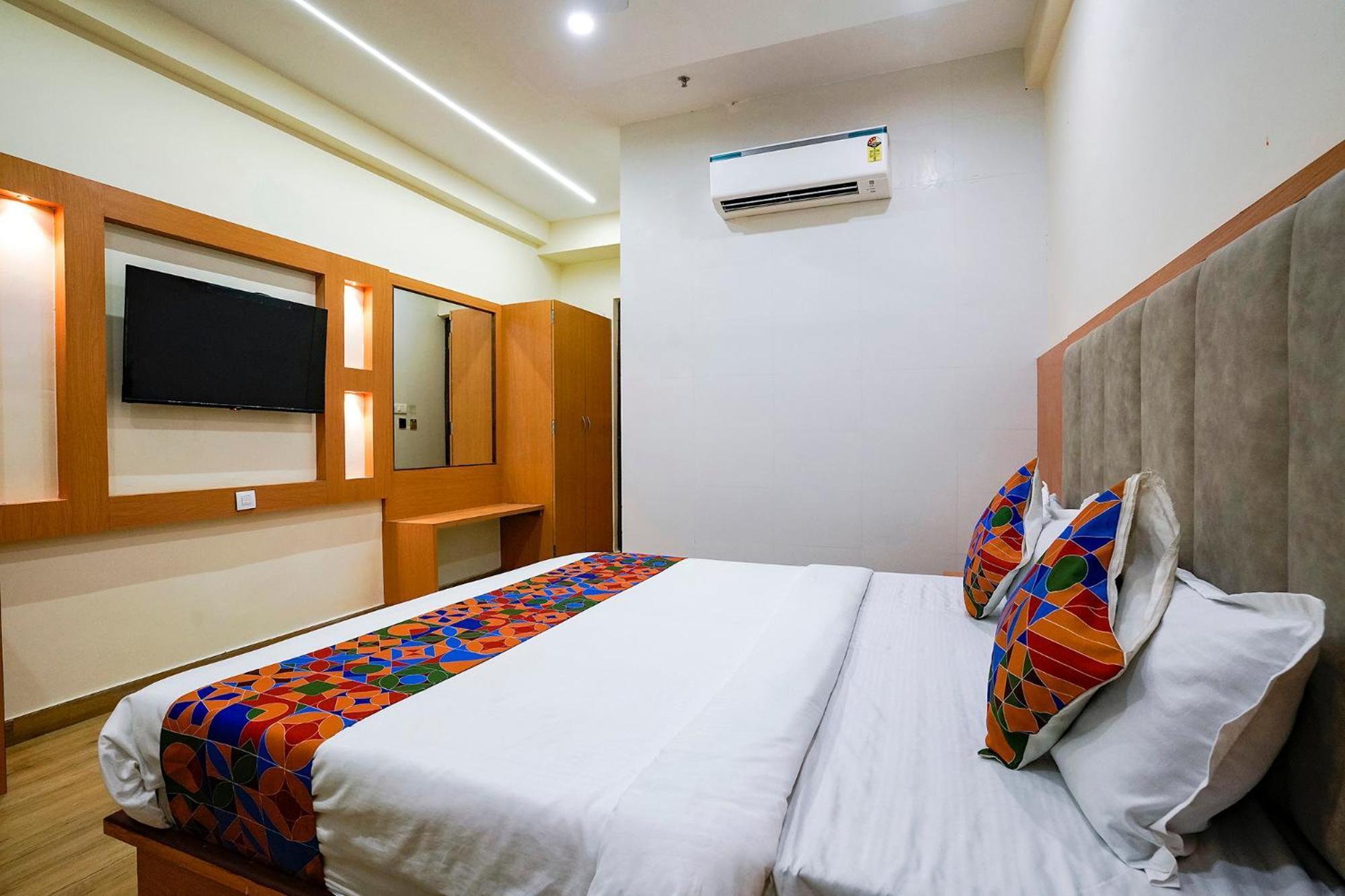 Fabhotel 7 Square - Nr Bkc 孟买 外观 照片