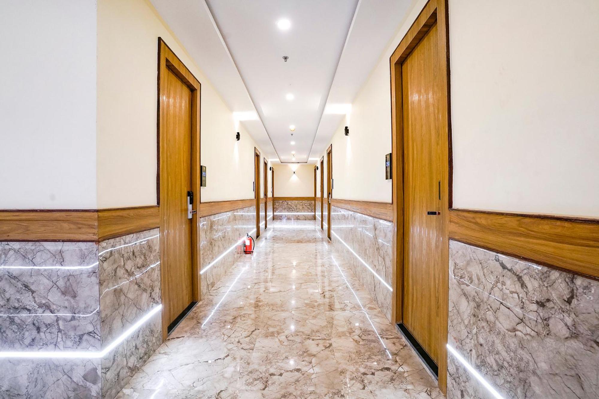 Fabhotel 7 Square - Nr Bkc 孟买 外观 照片